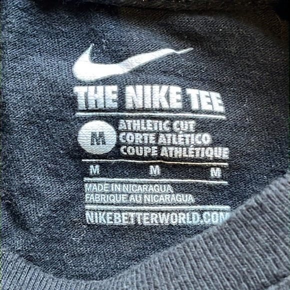 4/$20 NIKE Boys Size Medium- M- Black & Red Graphic Short Sleeved T-Shirt - Picture 3 of 5